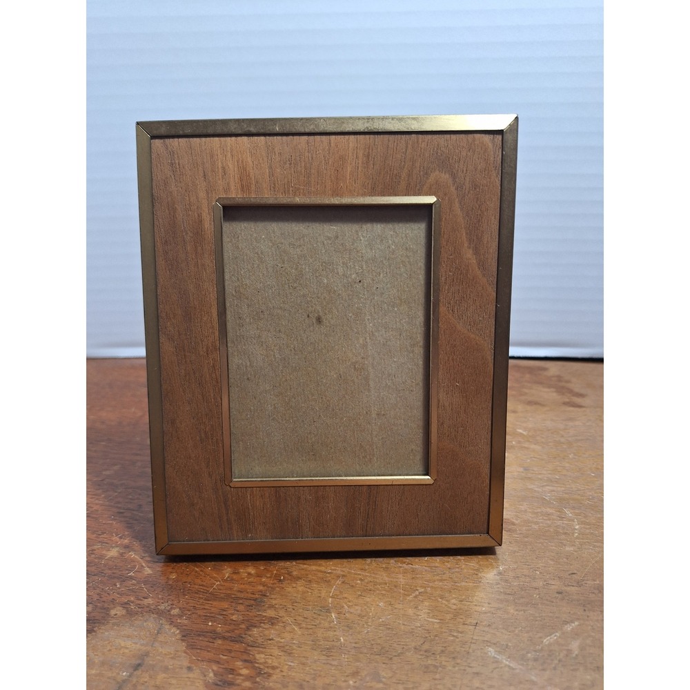 Vintage Wood Grain and Gold Tone Metal Trim Picture Frame 5x6.5 Tabletop Wall